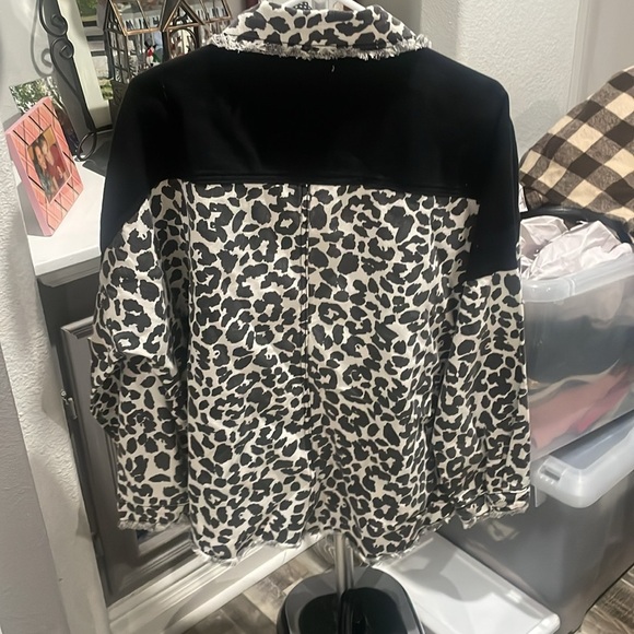 Black leopard print jacket with frayed edges! - Picture 5 of 5